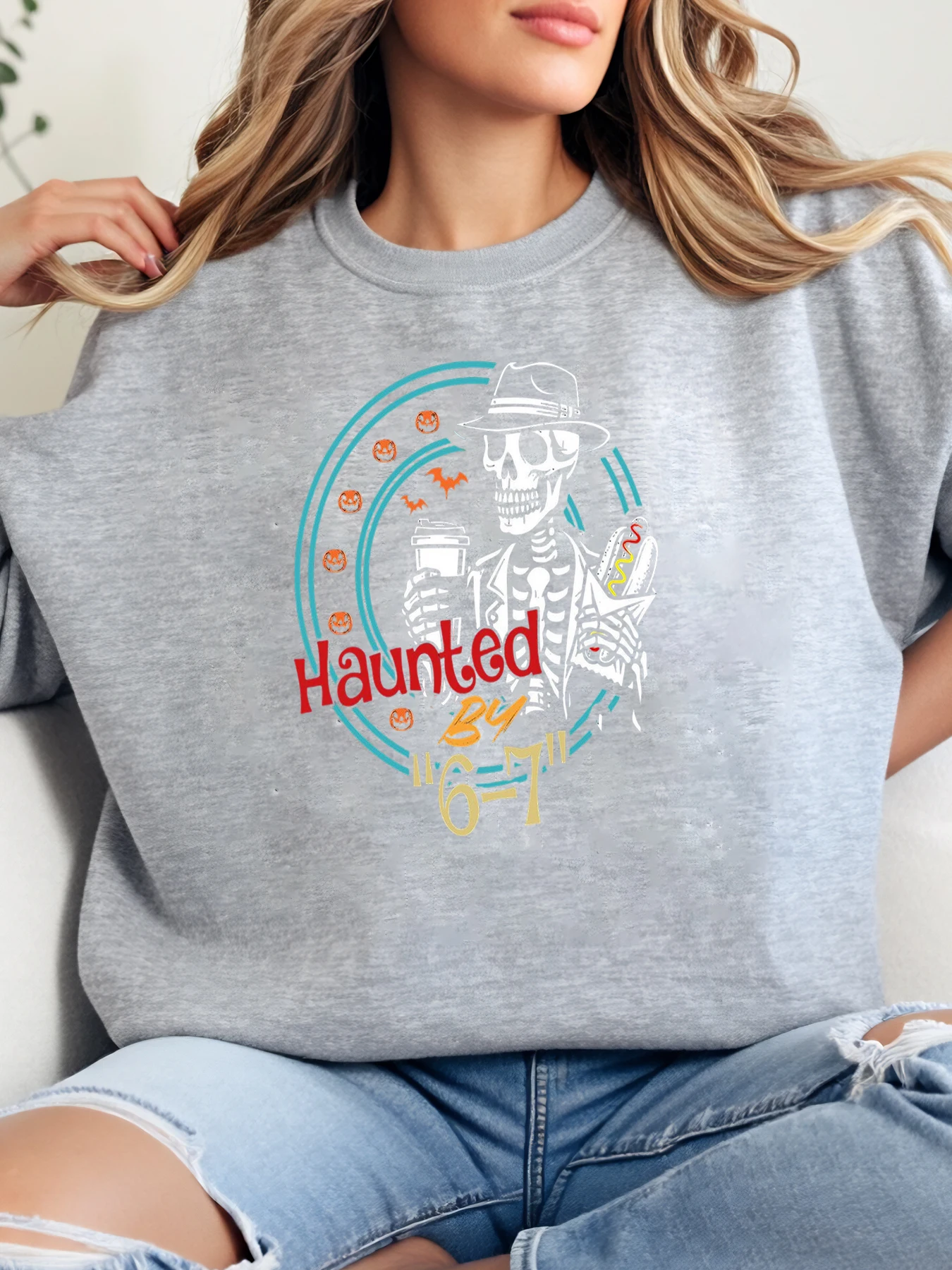 

Скелет держит кофе с привидениями на 6-7 лет, толстовка с рисунком на Хэллоуин, женская повседневная одежда, фестиваль, серый, большие размеры