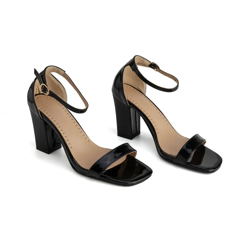 حجم كبير 51 52 53 54 براءات بولي Leather جلد النساء أحذية الصيف الأصفر الأخضر كتلة سميكة عالية الكعب المفتوحة تو غطاء كعب الصنادل الحمراء