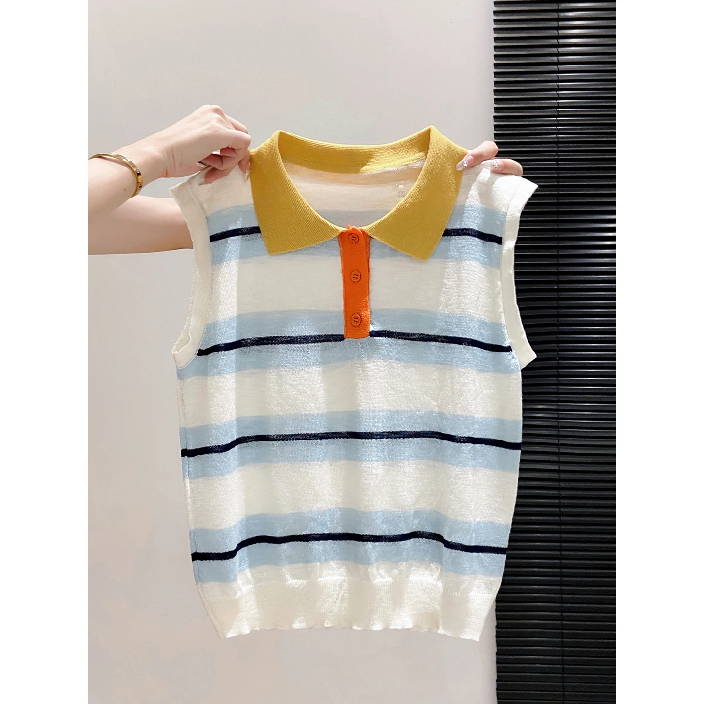 Contrast-colored Polo Neck Striped Knitted Vest for Women, Summer Thin Sleeveless Top for Petite Girls Making Them Look Slimmer