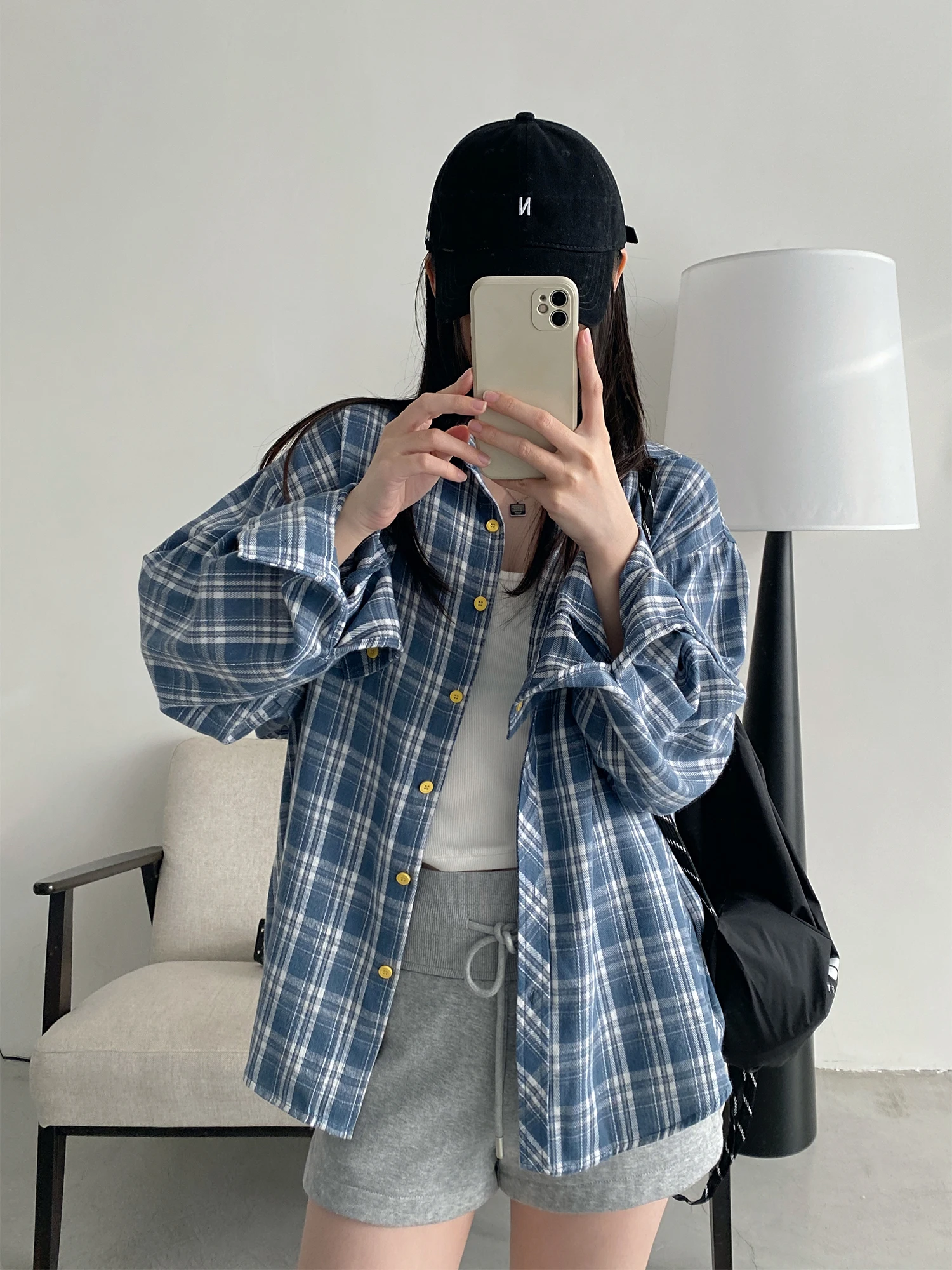 

Blue Plaid Loose Women's Shirt Spring Summer New Style Hong Kong College Style Age Reduction Checkered Coat Korean Version Lo...