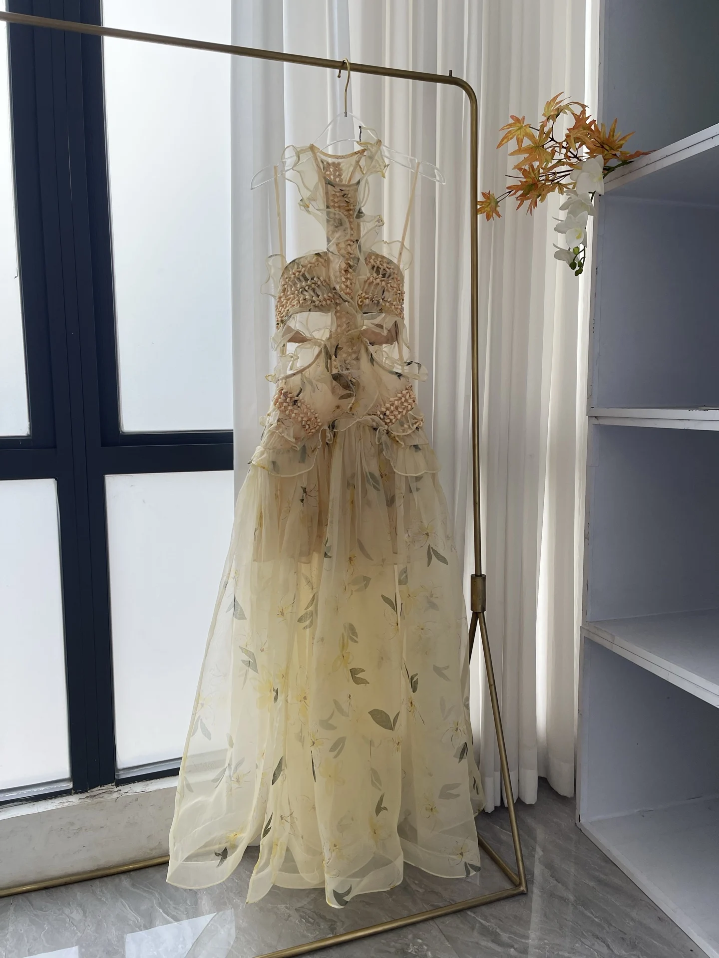 

New High Quality Yellow Floral Print Lace Sleeveless Ruffles Knit Purple Women Silk Long Dress