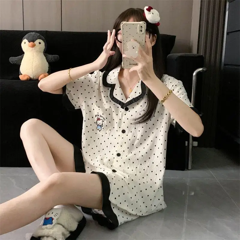 Sanrio Kawaii coton pyjamas ensemble Hello Kitty douce fille été à pois à manches courtes mignon maison vêtements portant des cadeaux à l'extérieur