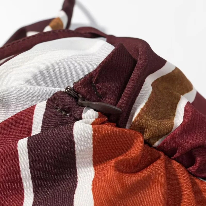 Sukienka damska w paski z asymetrycznym kołnierzykiem, elegancka, codzienna, bez rękawów, streetwearowa, modna, szykowna sukienka dla kobiet.