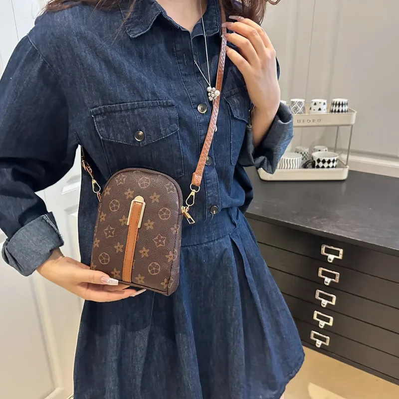 

Trendy New Design Arrival Fashion Women Bag Printed Versatile Chic Shoulder and Crossbody Bag for Commute and Everyday Use Free