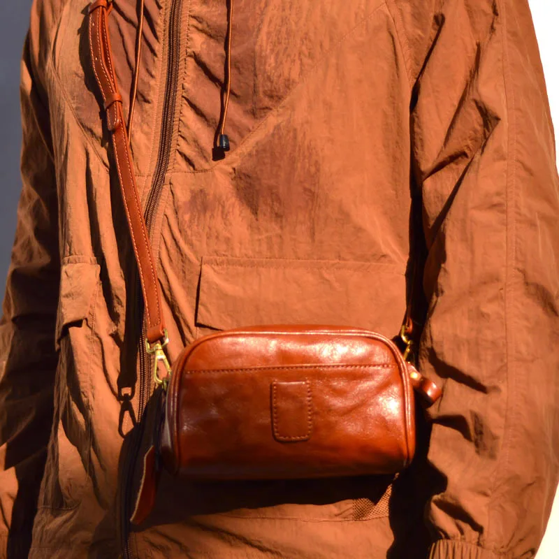 Stylish Genuine Leather Crossbody Bag Vintage Tanned Cowhide Shoulder Pillow Bag Versatile Small Square Bag for Men And Women