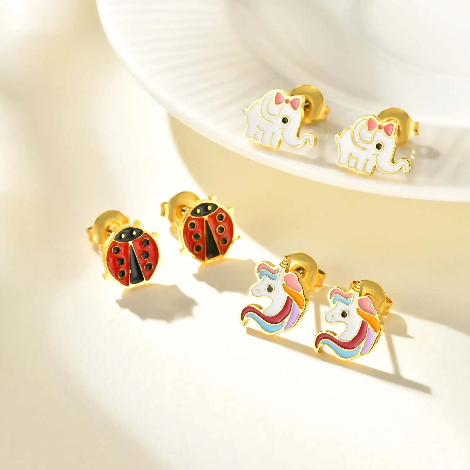 Niedliche Regenbogen-Einhorn-Ohrstecker für Frauen und Mädchen, Insektenkäfer-Ohrringe aus Edelstahl, Charms, Schmuck, Accessoires, Geschenk
