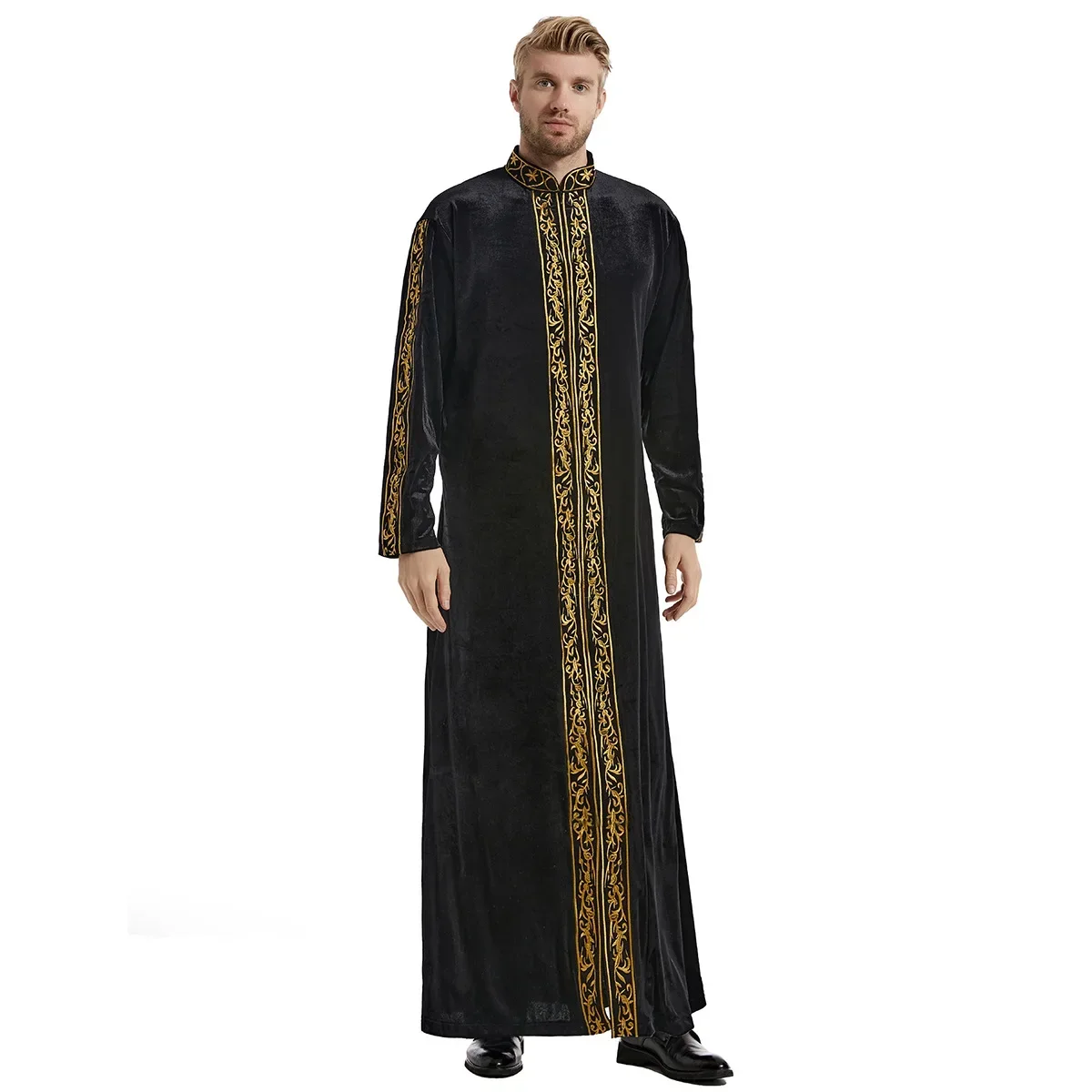 Muslim golden velvet embroidered robe hui thickened embroidered famous thobe for men