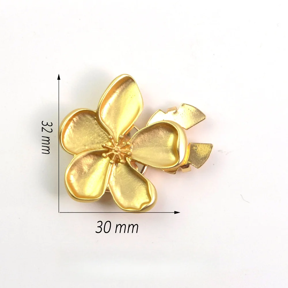 Golden Flower Three-dimensional Cufflinks French Retro Petal Shaped Button Cover Business Dress Shirt Decoration Accessories