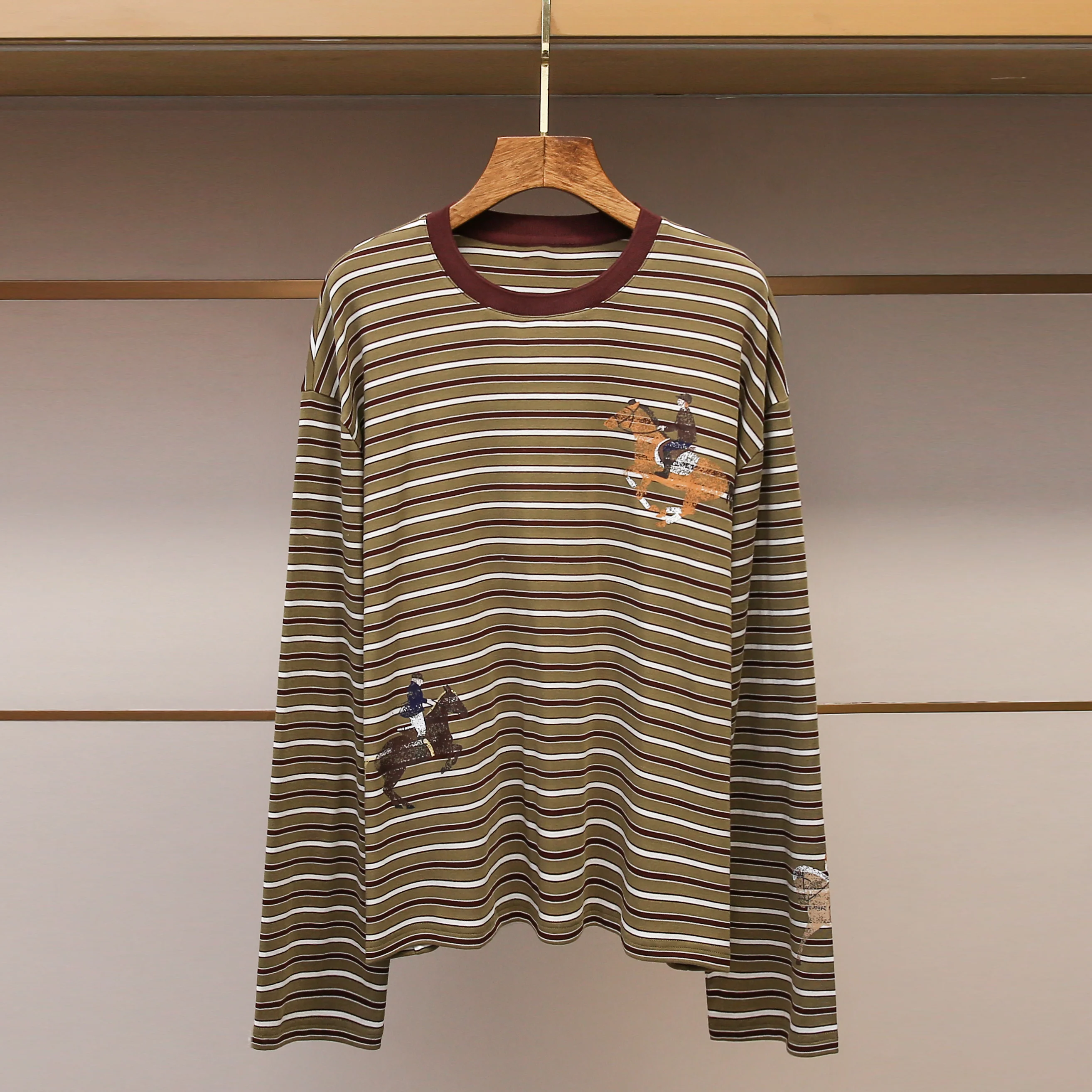 

Элитная женская футболка с длинным рукавом, круглым вырезом, принтом и полосками, винтажный стиль, свободный крой, для активного отдыха, модная женская одежда