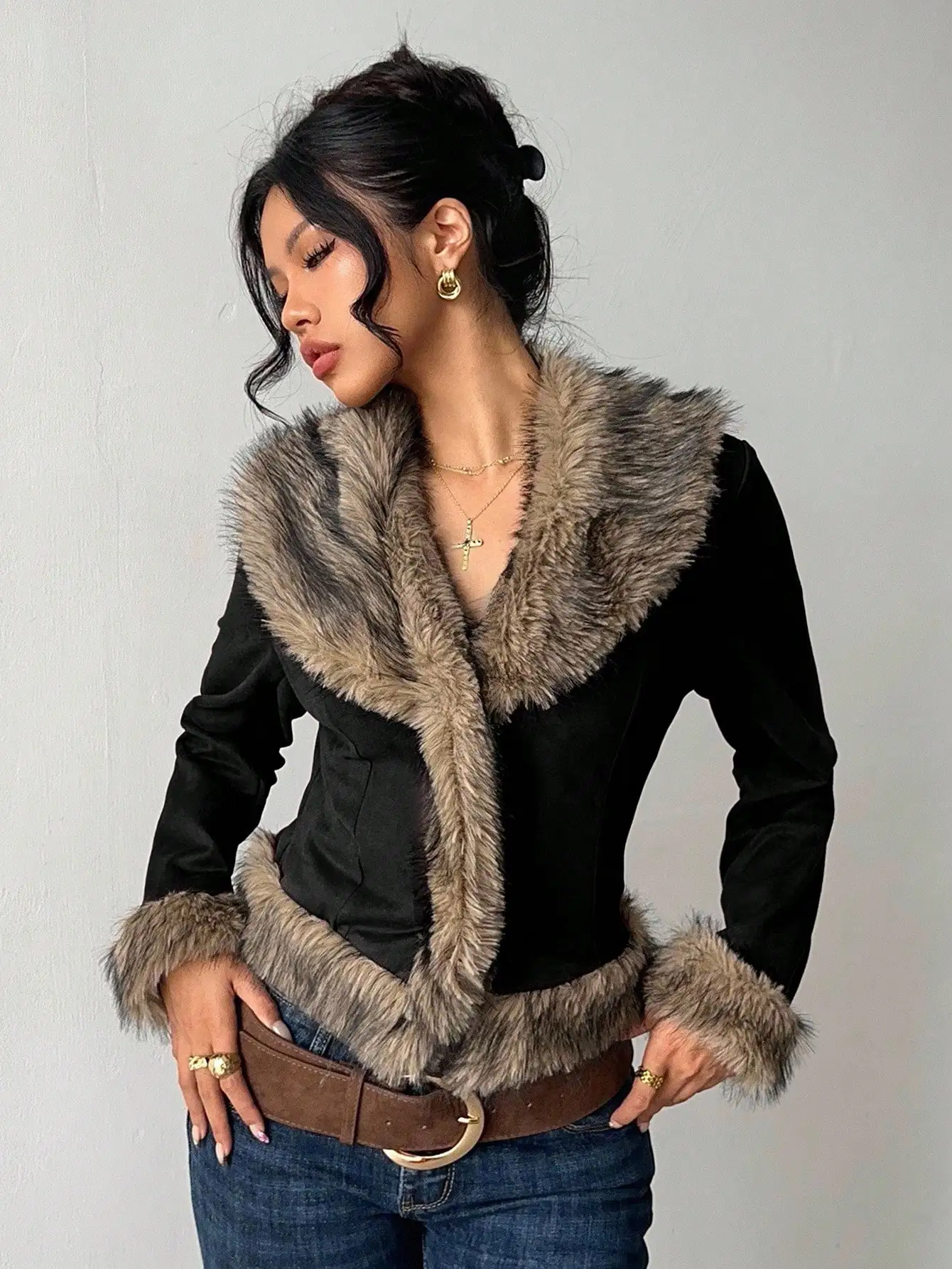 

Женская черная замшевая куртка с отделкой из искусственного меха, в стиле бохо-шик, для осени и зимы