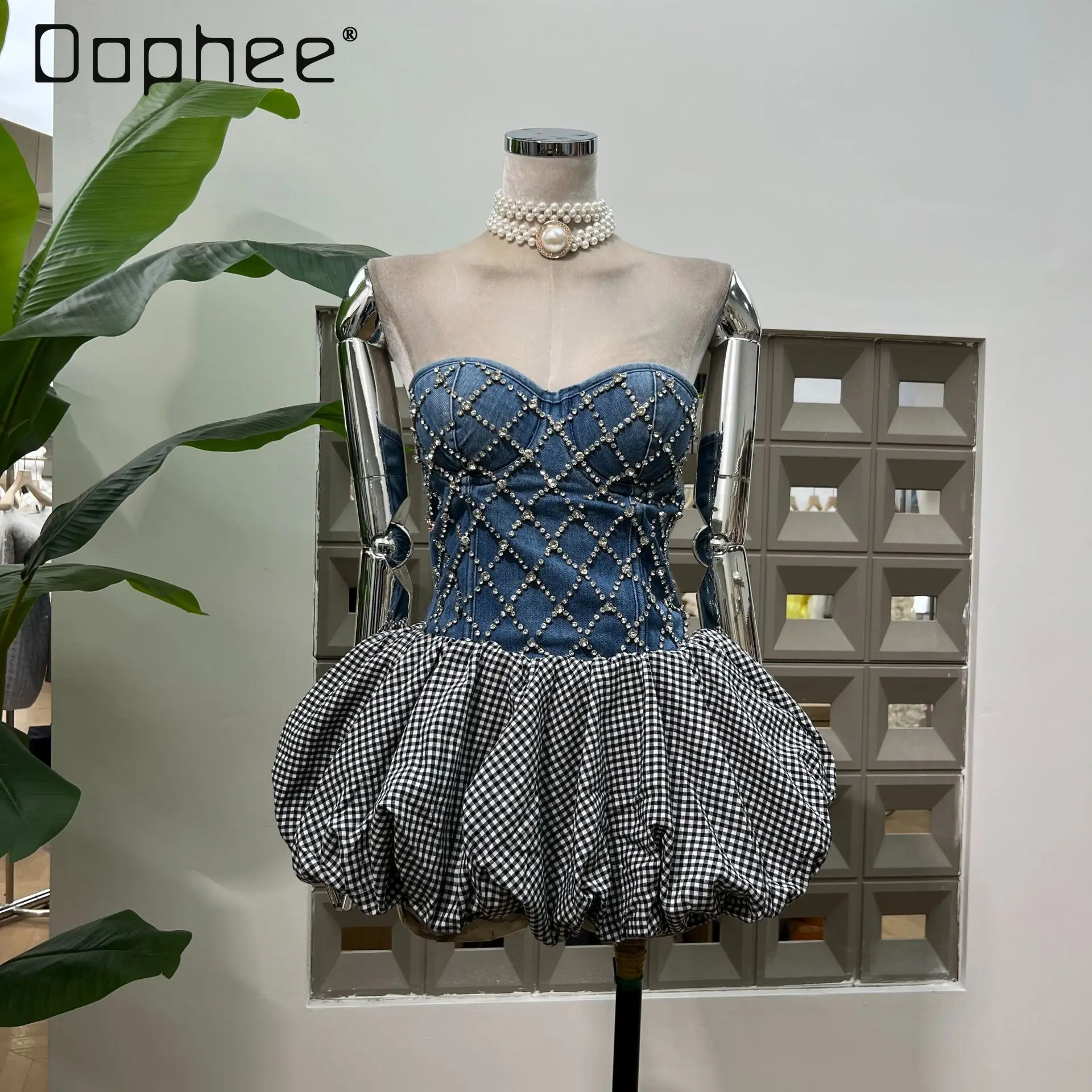 

Heavy Industry High End Beaded Rhinestone Denim Tube Top Lace-up Personalized Top + Fluffy Short Skirt Spice Girl Two-piece Set