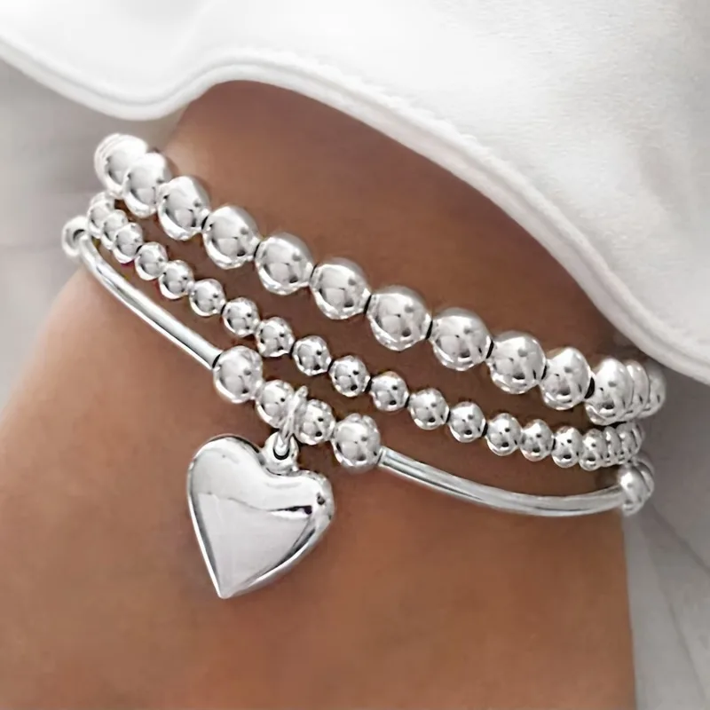 Simple Fashionable Bracelet with Heart-shaped Pendant Suitable for Women To Wear As Fashionable Jewelry in Daily Occasions Dates