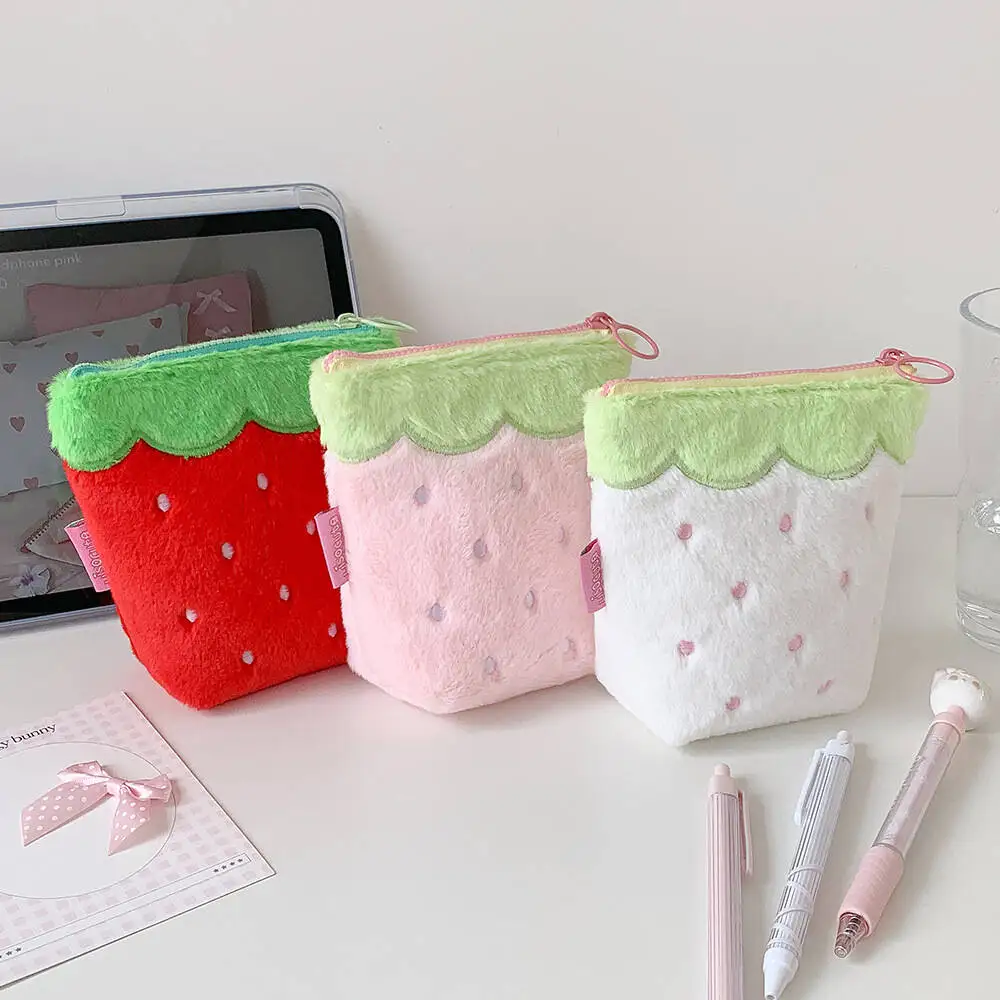 Korean‑Style Soft Cute Strawberry Plush Mini Coin Purse, Portable Earphone Lipstick Storage Bag, Lovely Student Card  Key Bag