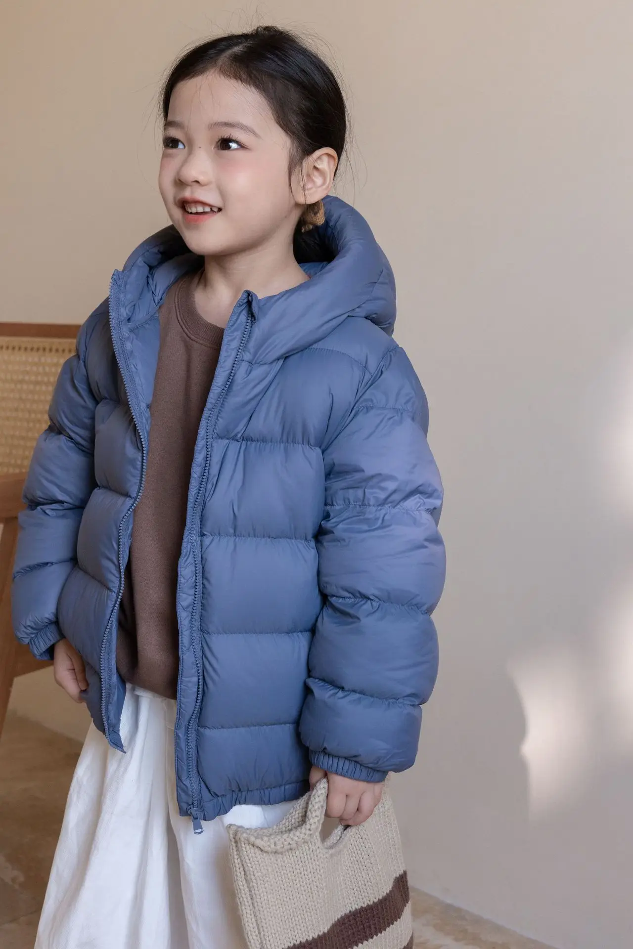 In stock Yuguang children's clothing for girls, super soft for boys, short and thick children's down jacket