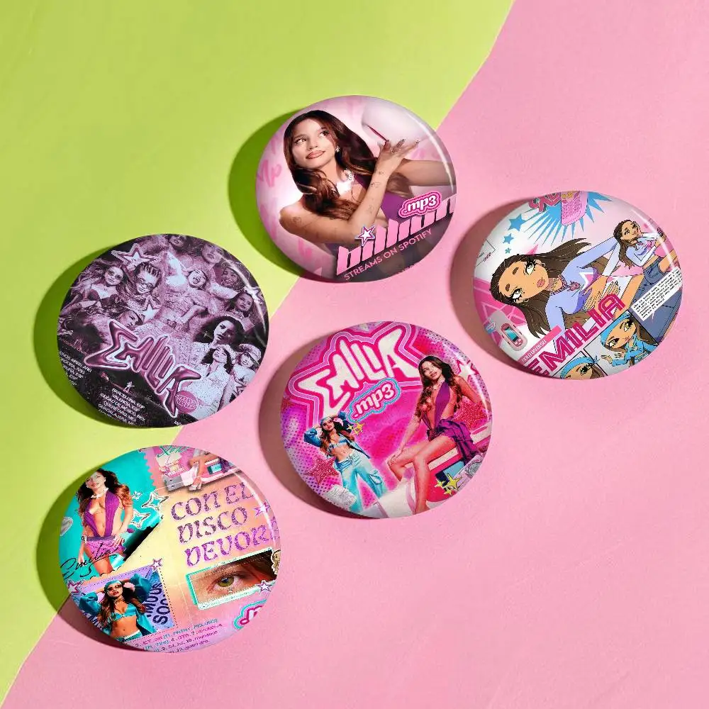 E-Emilia Mernes Singer Photo Brooches Creative Round Badge Gifts Pins 32/44/58mm