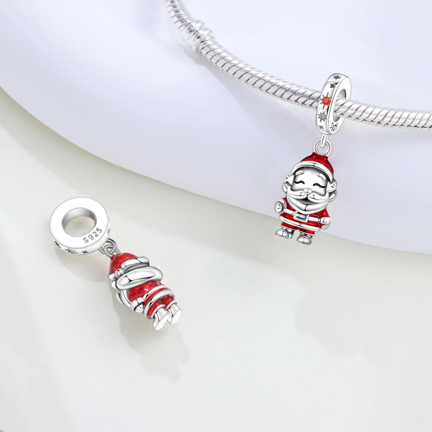 عيد الميلاد سحر S925 الفضة سانتا كلوز الأحمر جرس الساطع الأزرق الزركون ندفة الثلج الخرز صالح Diy الأصلي سوار مجوهرات هدايا