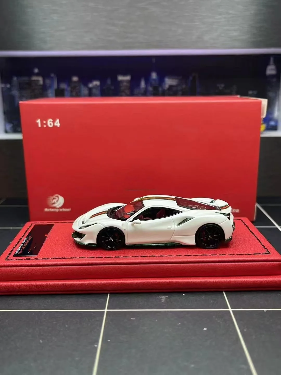 Rotating Wheel 1:64 488 PISTA White Color Dieacst Molde Car in 2024 New Stocks