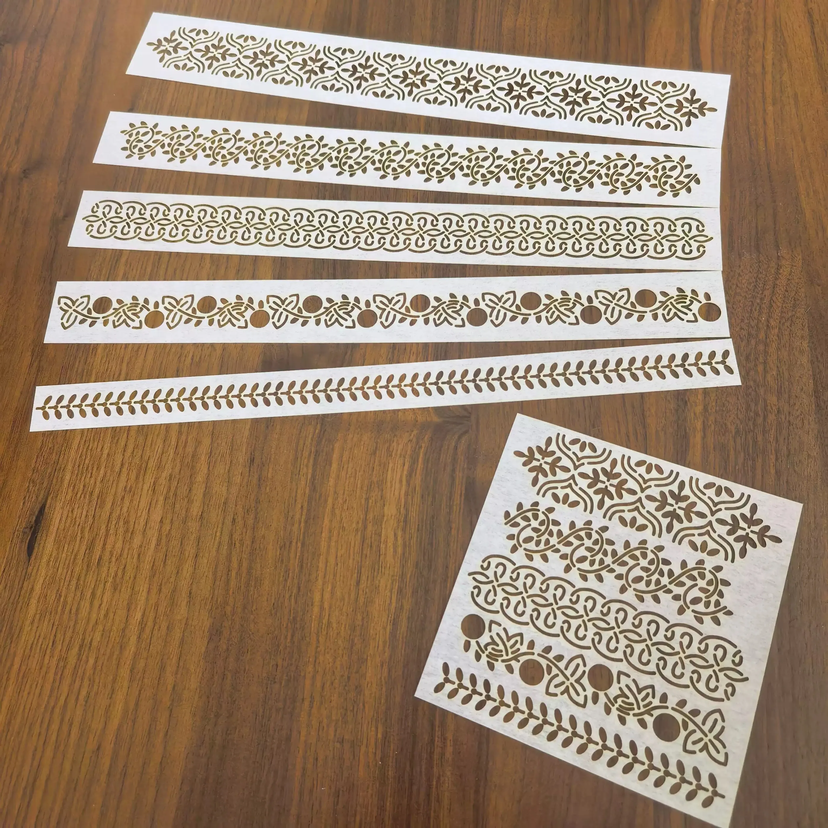 Reusable PET formwork for Embroidery,coaster Fabric Drawing tool Sashiko Template Floral Vine Design Embroidery Stencil