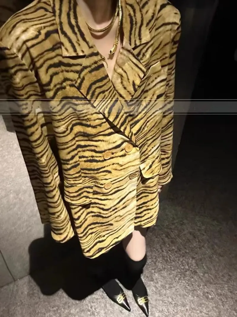 Temperament Zebra Print Shirt for Women 2024 New Korean Style Loose Fitting Small Suit Long Sleeved Top Female Clothing