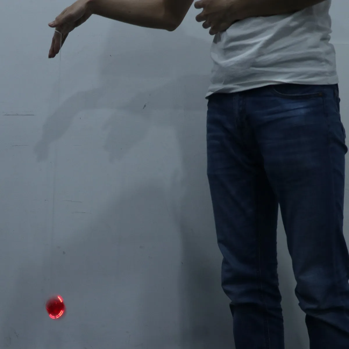 

Набор из 5 светящихся йо-йо из прочного пластика, идеально подходит для начинающих и опытных игроков, со светодиодной подсветкой.