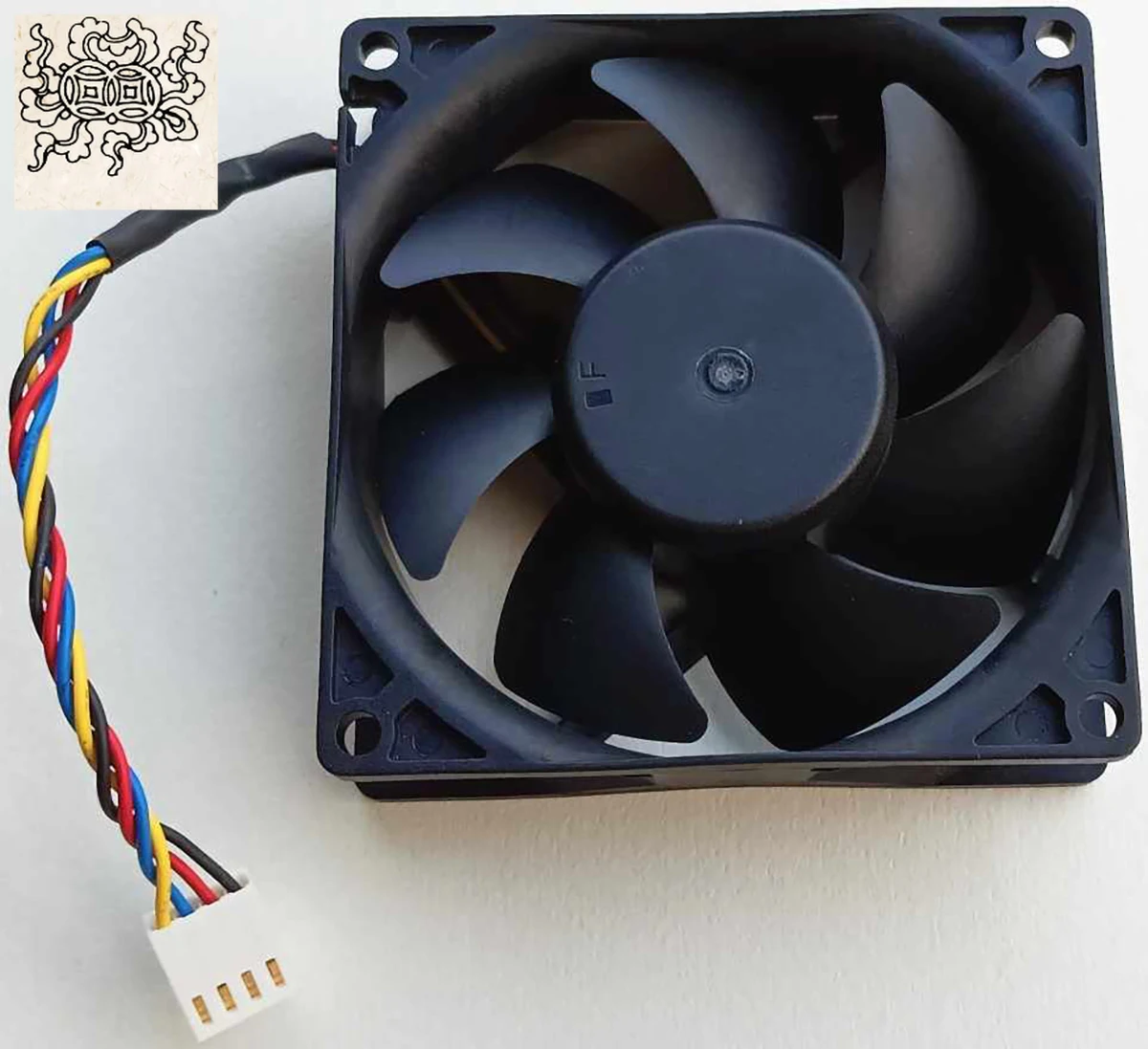 

Jinlingge for SUNON MF80251V3-1Q03C-S9A 12V 1.01W 8025 4-wire Maglev PWM Speed Control Temperature Control Silent Fan