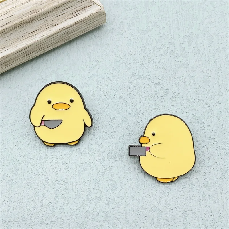 Creative Cartoon Little Yellow Duck with Knife Metal brooch ins Fashion combination Versatile backpack Badge Costume Accessories