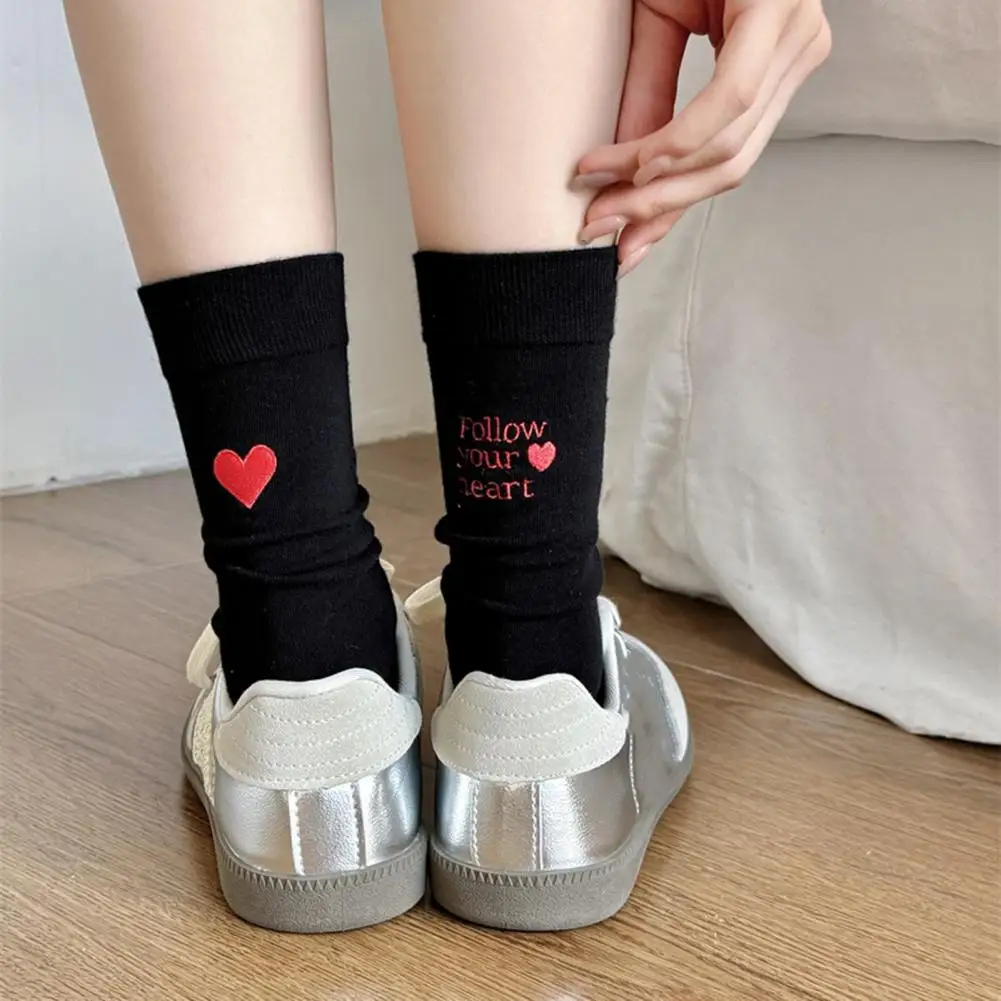 Chaussettes mi-mollet brodées en coton mélangé pour couple, design lettre cœur, haute élasticité, anti-ald, sport, hiver