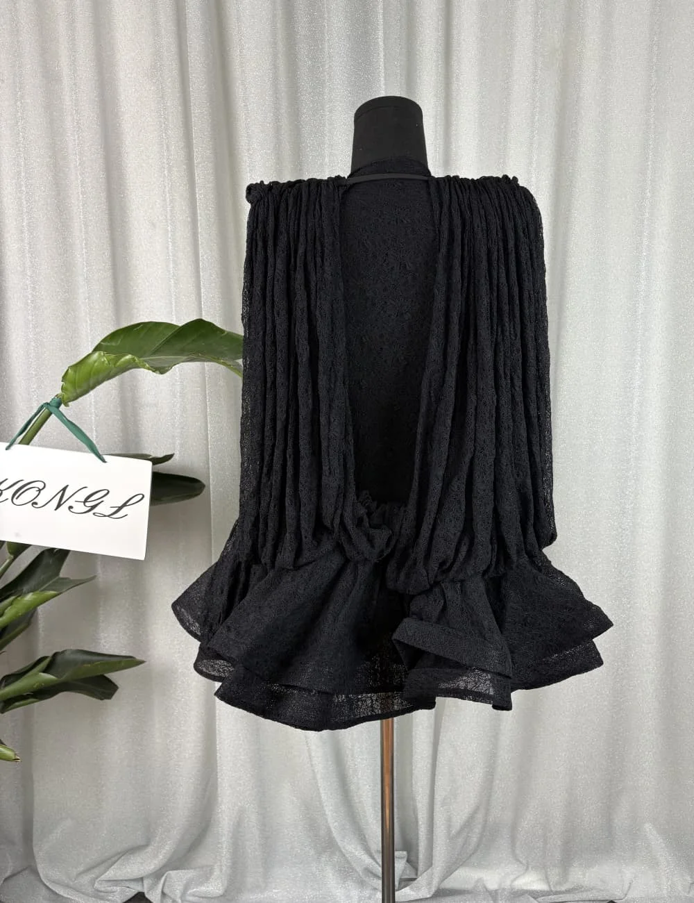Vestido negro Sexy liso suelto con pliegues empalmados ahuecados para mujer diseño de manga larga traje de tres piezas conjuntos de club nocturno de moda