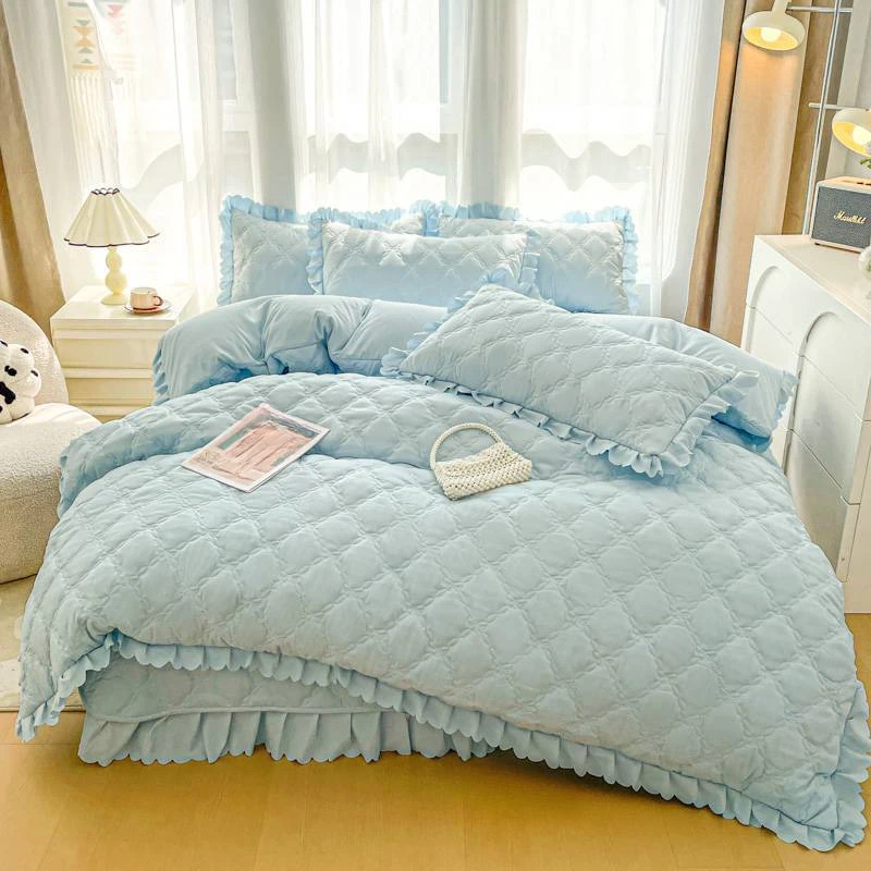 2024 new solid color polished lace bed cover quilting embroidery padded cotton four-piece set moisture-absorbing and breathable