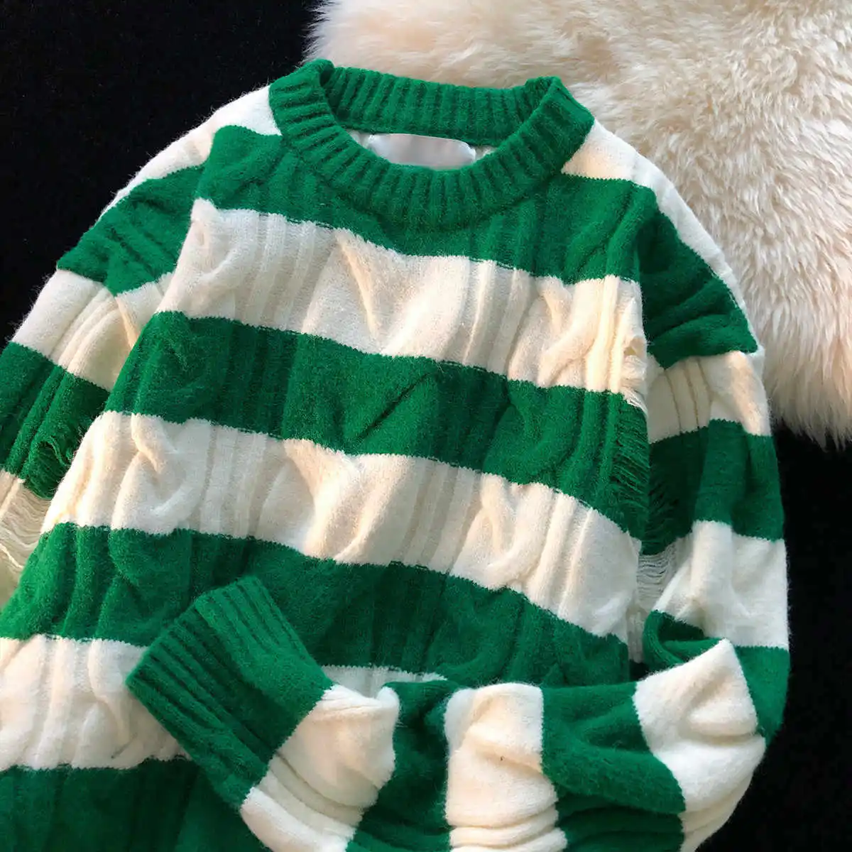

Hong Kong Style Striped Knitwear Twist Twists Hole Sweater Loose Round Neck Pullover Fashionable 2024 Autumn Winter New Style