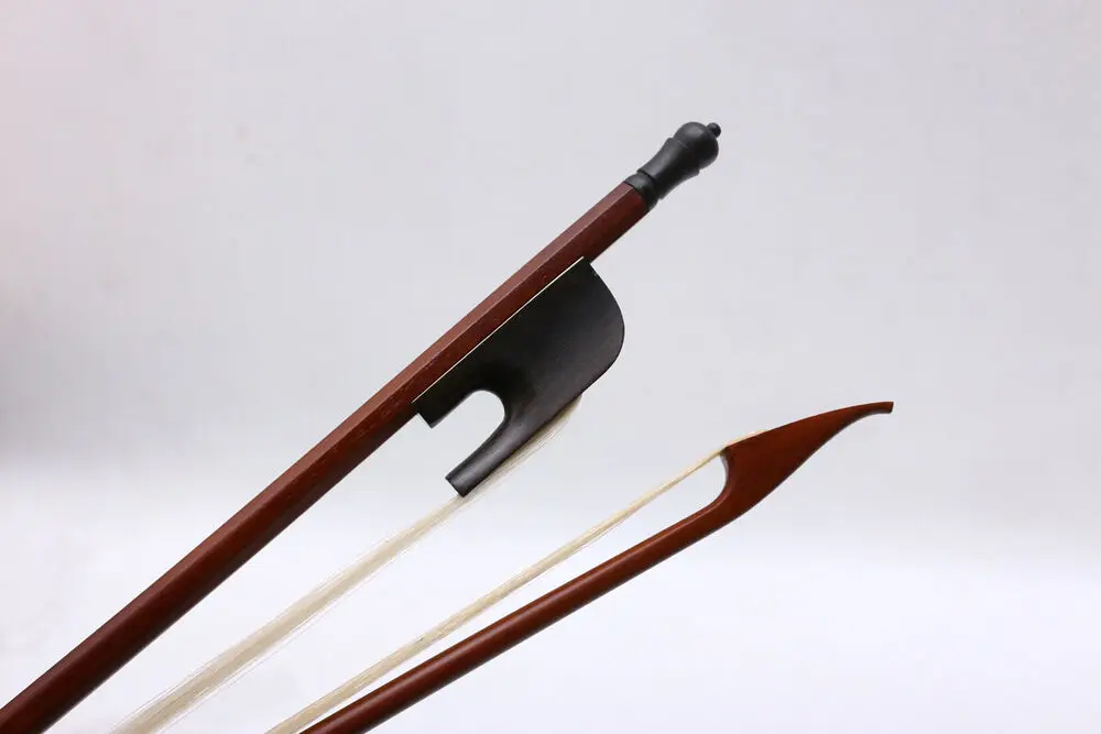 

4/4 Violin Bow Brazilwood Ebony Frog Natural Horse Hair Wooden Bows Upright Black Leather Baroque Style Professional