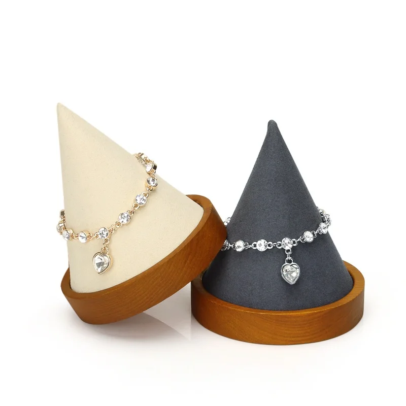 حامل عرض مجوهرات خشبي مبتكر على شكل مخروطي للأساور والخواتم، مناسب لعرض وحامل المجوهرات