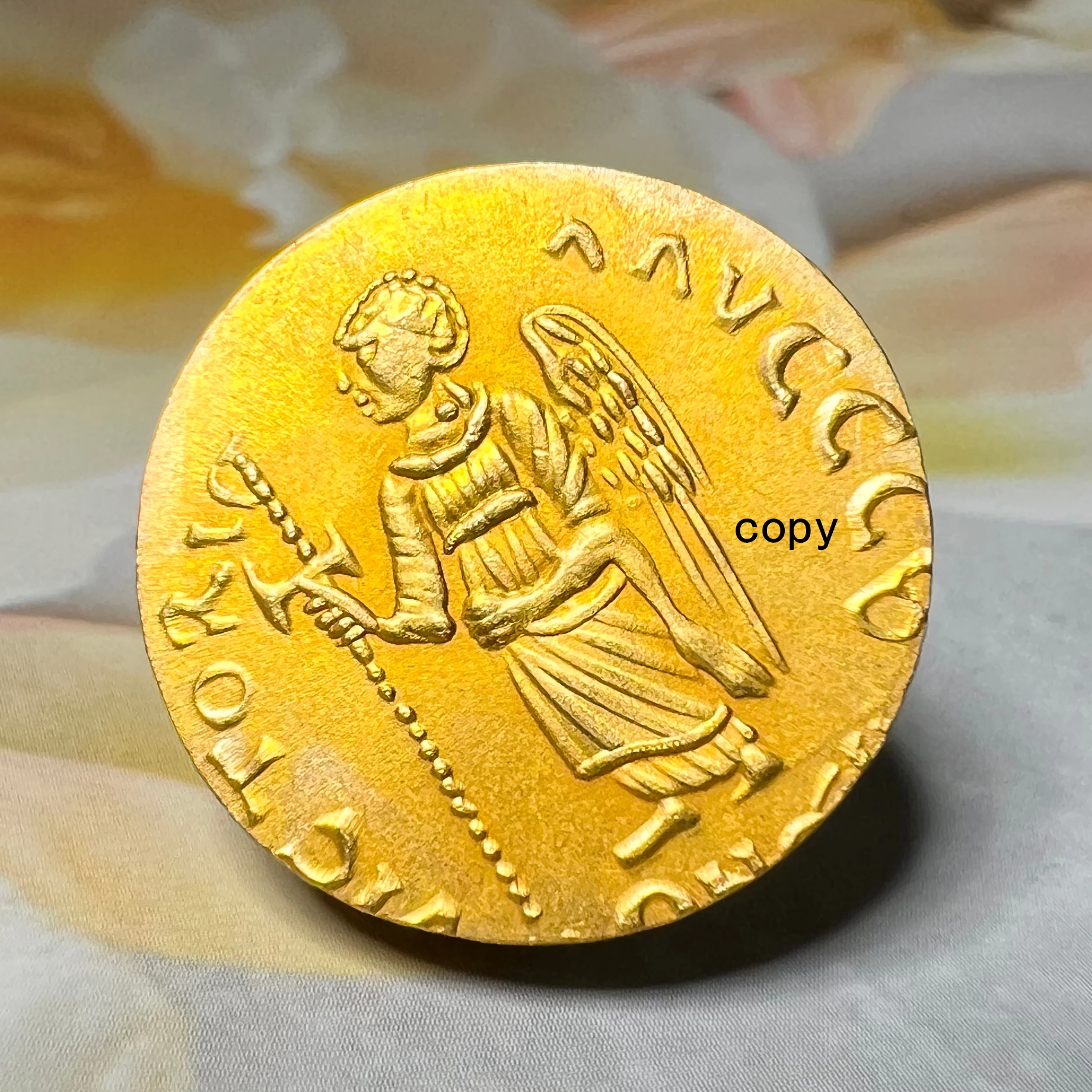 عملات البيزنطية للإمبراطورية الرومانية الشرقية هجر الفاظ طبق الاصل مجموعة العملات الذهبية مع السيف الدين الفن الديني هدية الإبداع النادرة #5