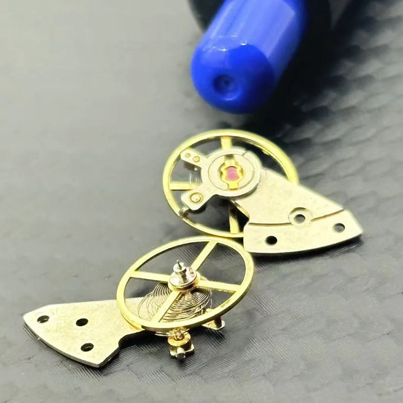 1/3/5/10pcs Watch Movement Accessories Made in China 8205 8213 Movement Balance Wheel Assembly Set Including Pendulum Plate
