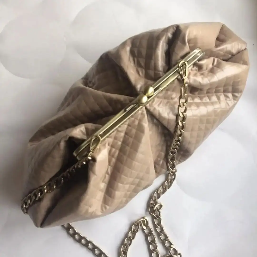 

LOST IN VINTAGE Diamond Shaped Leather Bag 30x20x10cm Lingge Splicing Leather Bag Metal Handheld Big Plus Clutch Evening Bag