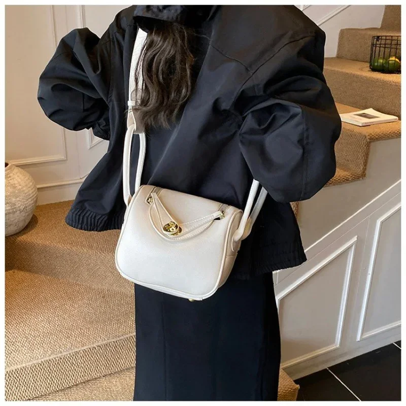 

​​2025 SS Premium Hobo Bag, Convertible Shoulder & Crossbody Purse for Women, Chic Day to Night Tote, Structured Carryall​