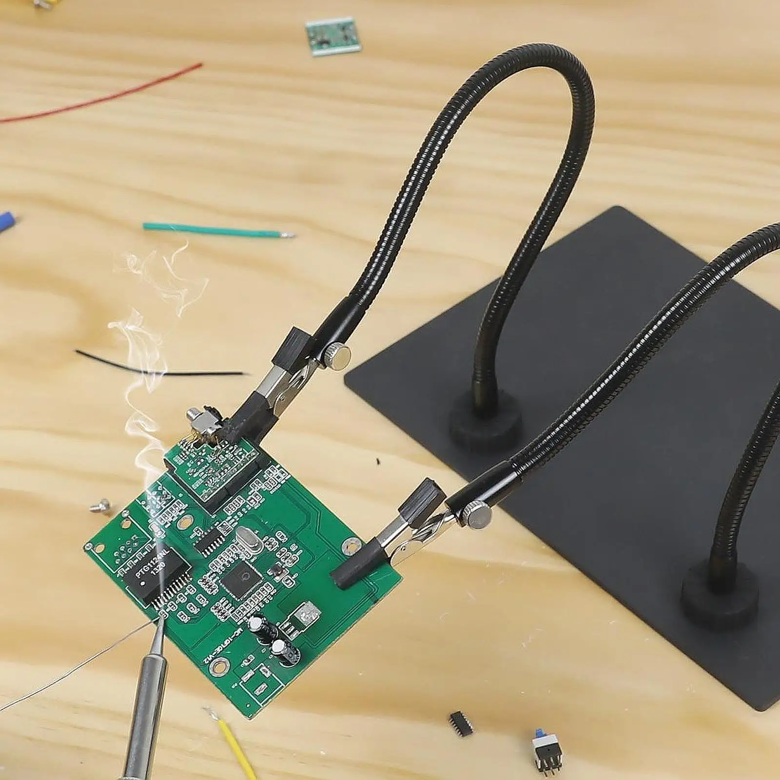

Electronic Repair Wire Holders Helping Hands Soldering Clamps Flexible Third Hand Fixture for PCB Board Modeling