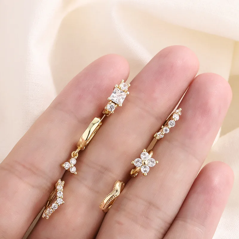 2PC Fashion Flower Huggie Earring Women Cross Tragus Hoop Earring Helix Piercing Cartilage Jewelry Crystal Buckle Hoops Earrings