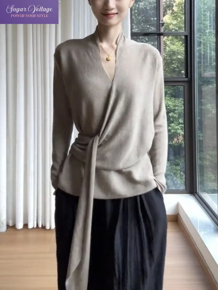 

Вязаный свитер во французском стиле, женский осенне-зимний элегантный повседневный топ с v-образным вырезом и длинными рукавами с завязкой на талии, тонкий драпированный модный наряд