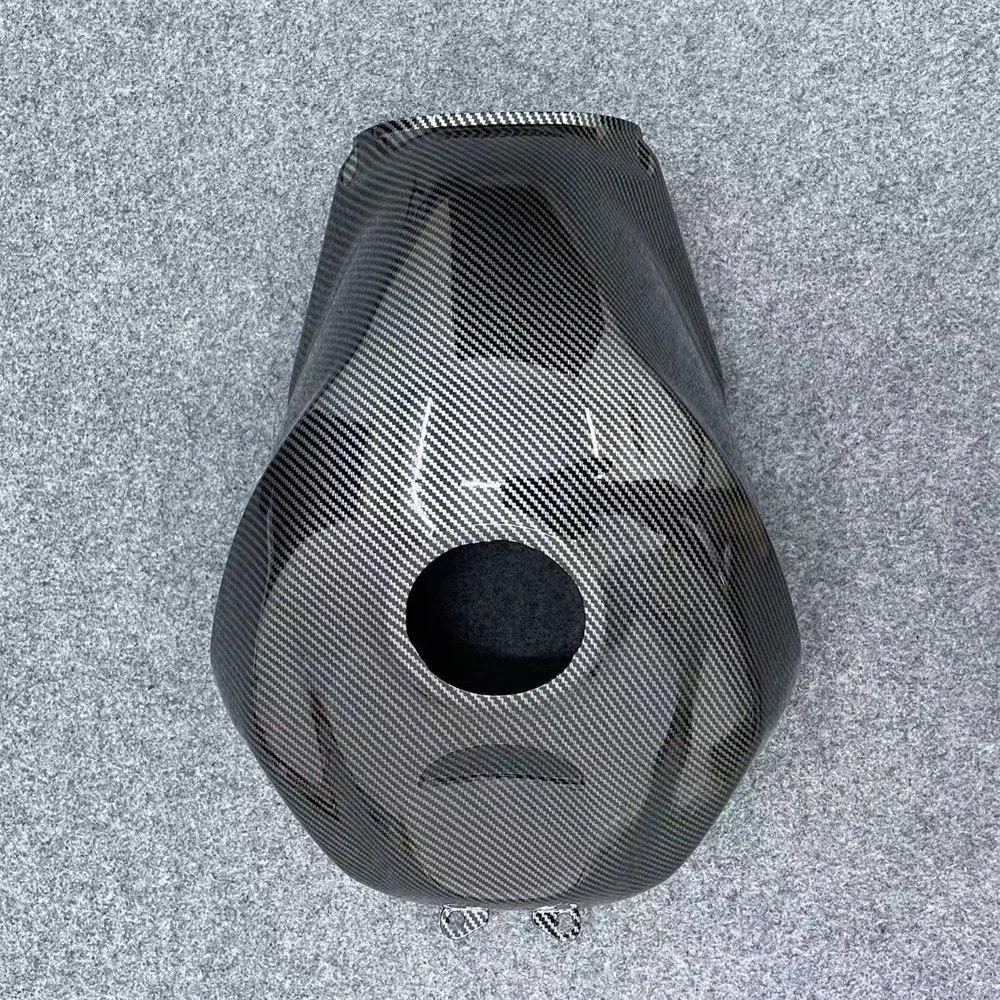 

ABS motorcycle fairing is suitable for GSXR600 750 K4 large fuel tank cover, fuel tank cap 04 05 2004 2005 carbon fiber paint