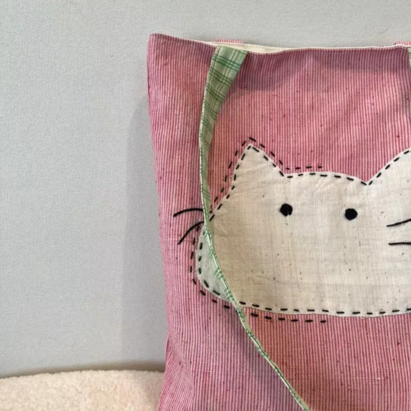 2025 New Japanese Shoulder Bag Versatile Simple Canvas Women's Bag Cute Cartoon Cat Literary Commuter Bag