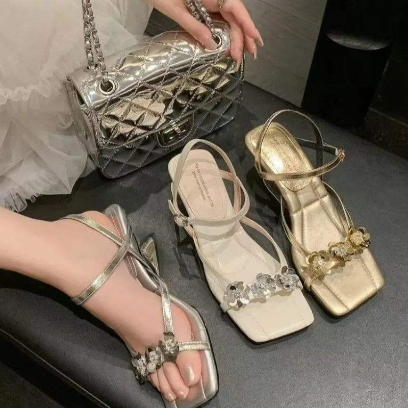 

Flower Decoration Ankle Strap Women's Sandals Summer Mid Heel Square Toe Female Shoes New Slides Women Sandals Zapatos De Mujer