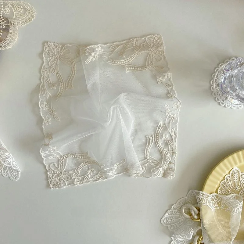 

Retro Embroidered Lace Square Scarf Cover Vintage Hollow out Jewelry Photoaphy Props Dining Table Mat French Sle Square Tray
