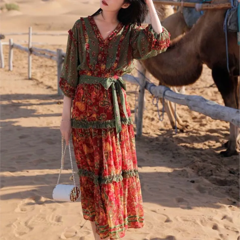 2025 vestido bohemio de verano de estilo étnico Vintage para mujer nuevo vestido largo con cuello en V y mangas de hoja de loto vestidos ajustados para vacaciones en la playa