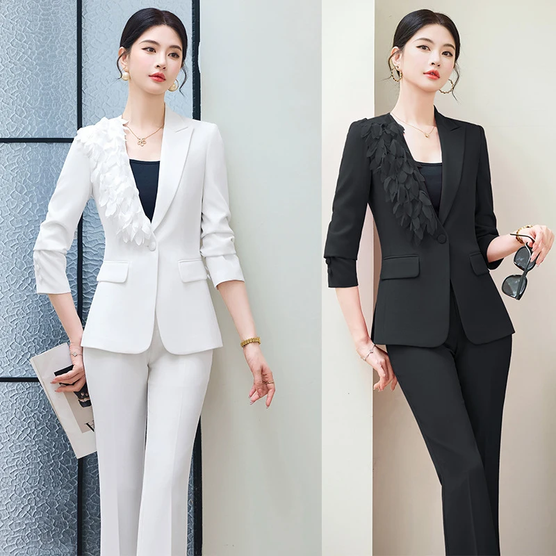 Red elegant ladylike professional suit for women, stylish and sophisticated, suitable for business gatherings, fashionable new t
