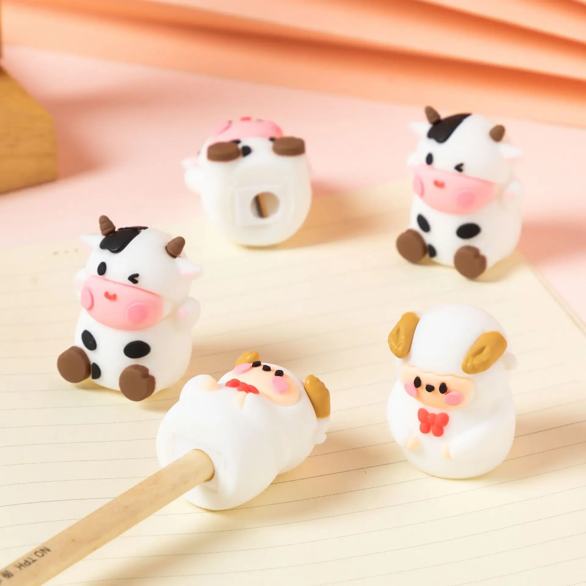 40 pcs/lot Cute Animals Cow Pencil Sharpeners Mini Portable Stationery School Office Supplies For Students Gift Kids Wholesale