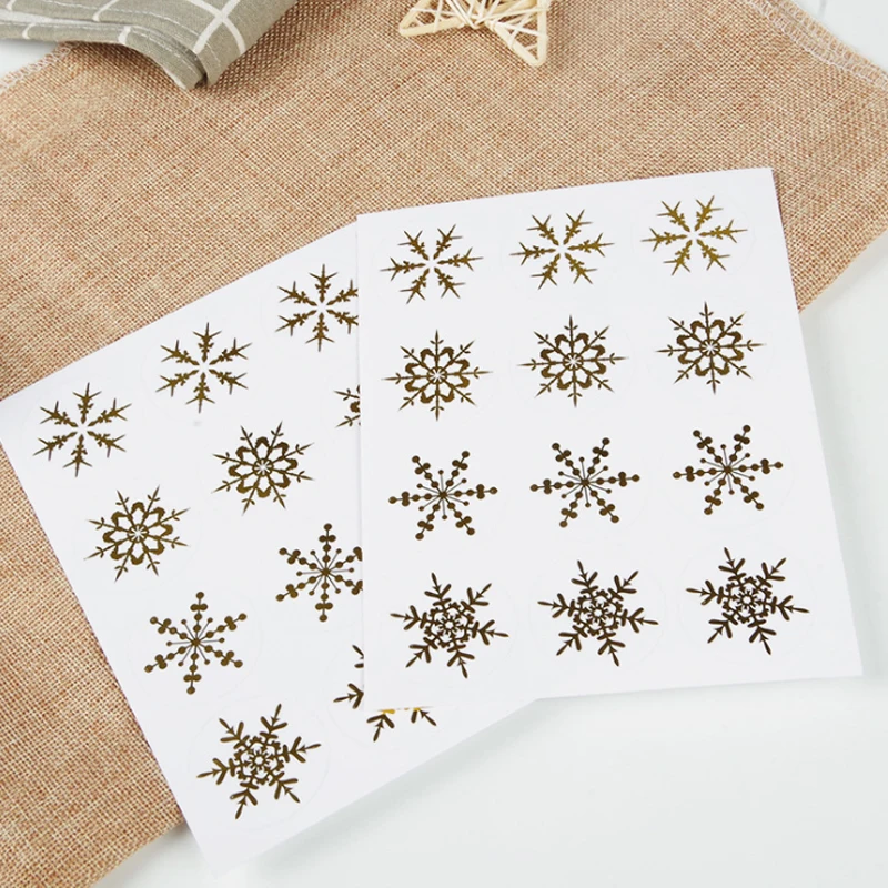 

120pcs/pack Christmas Day Snowflake Hot Golden Creative Transparent Sticker Stickers Papelaria Criativa PVC Material 3.5CM