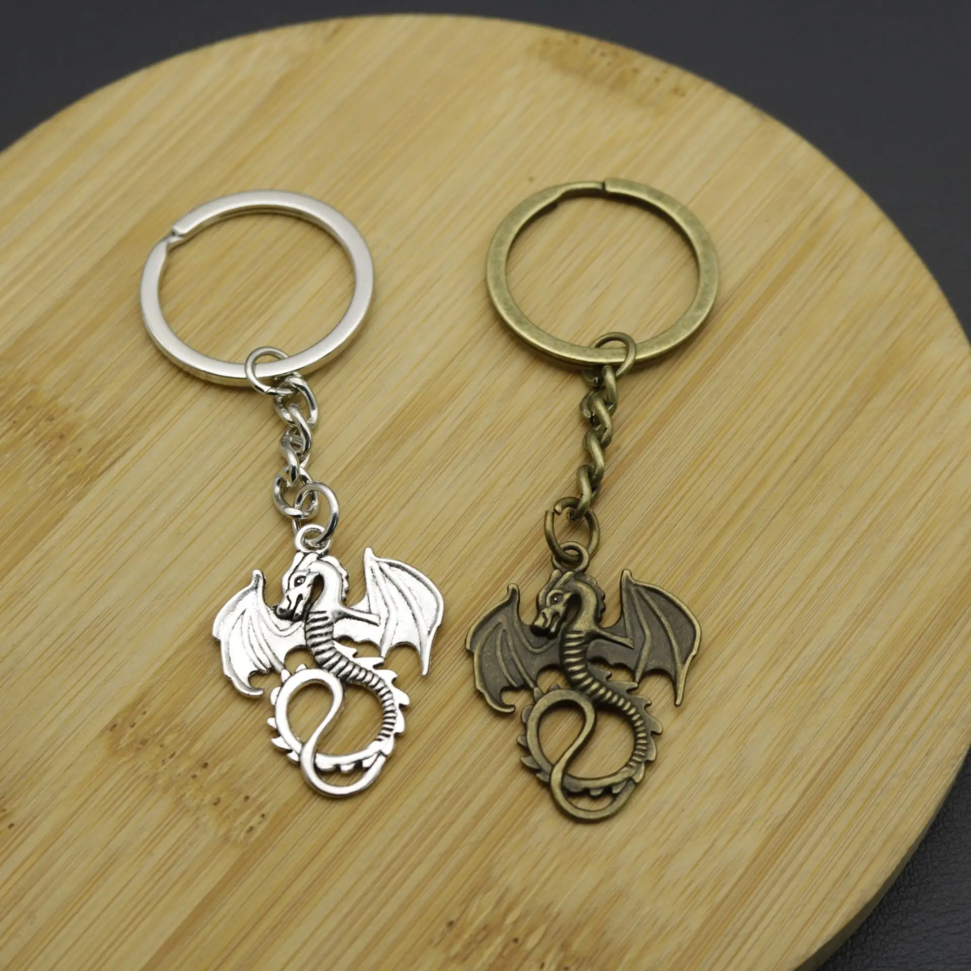 Creative Keychain Alloy Flying Dragon Vintage Keychain TQ08