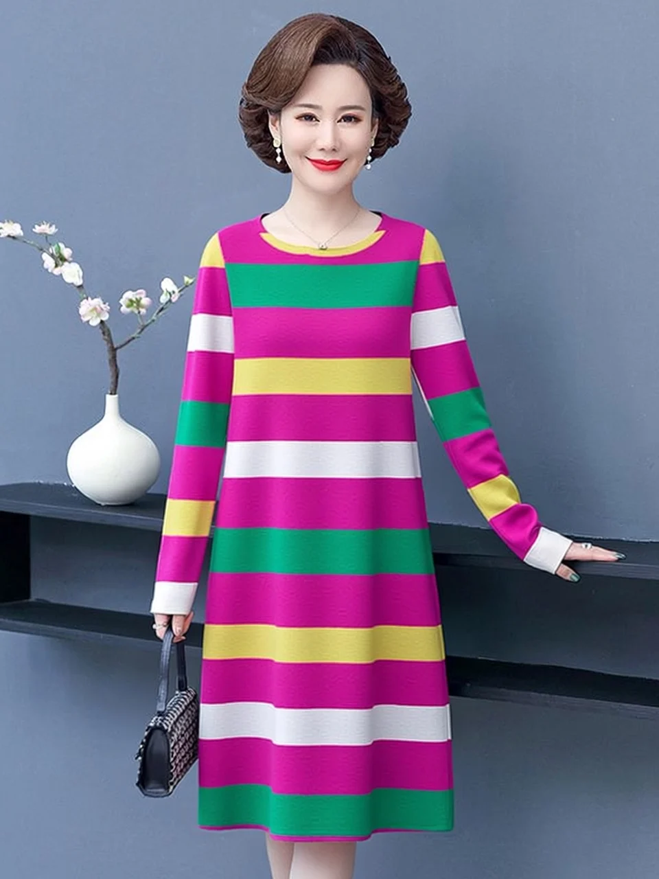 

Весеннее модное женское платье в полоску с длинным рукавом, круглым вырезом, утягивающее, омолаживающее, миди, больших размеров, для мам