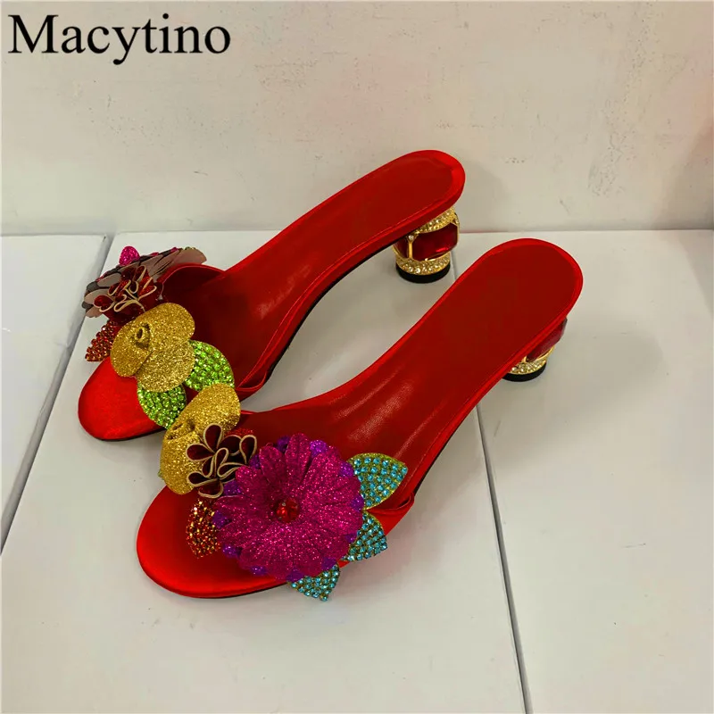 Gold Flower Design Ladies High Heel Slippers Round Toe Thick Heel Strange Heel High Heel Fashion Party Slippers